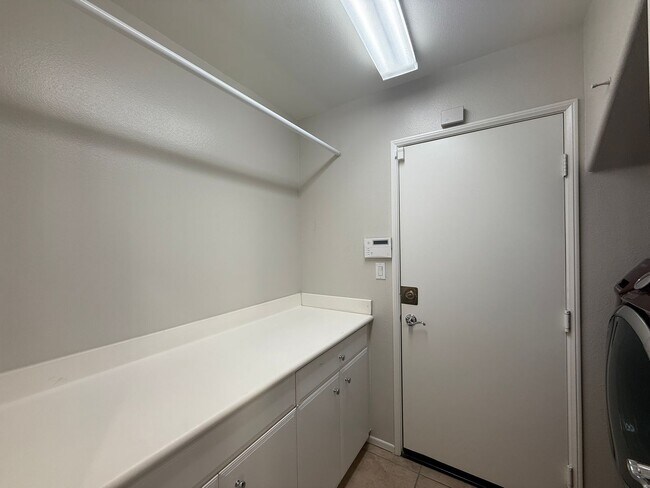 Building Photo - West Lancaster 3 bedroom Home