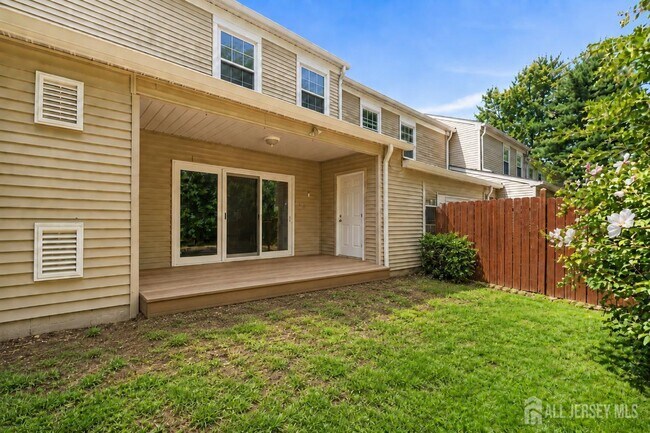 Building Photo - 106 Wilshire Ct