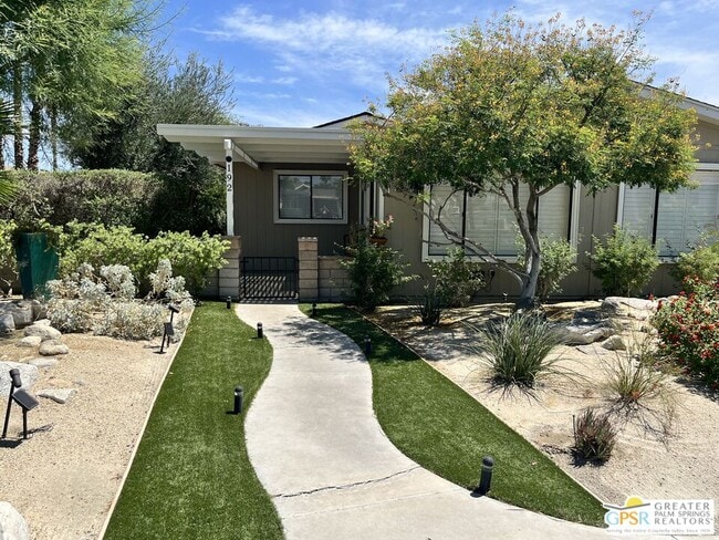 Building Photo - 73450 Country Club Dr