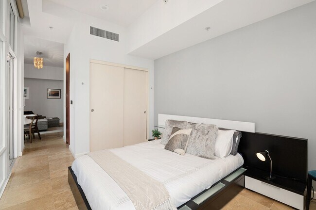 Building Photo - Little Italy Fully Furnished 1 Bedroom! Av...