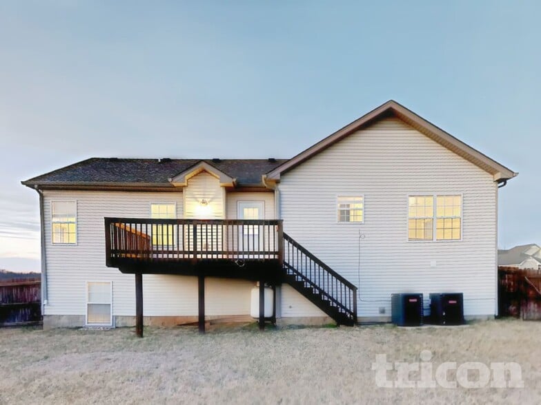 Building Photo - 1612 Broad Cir