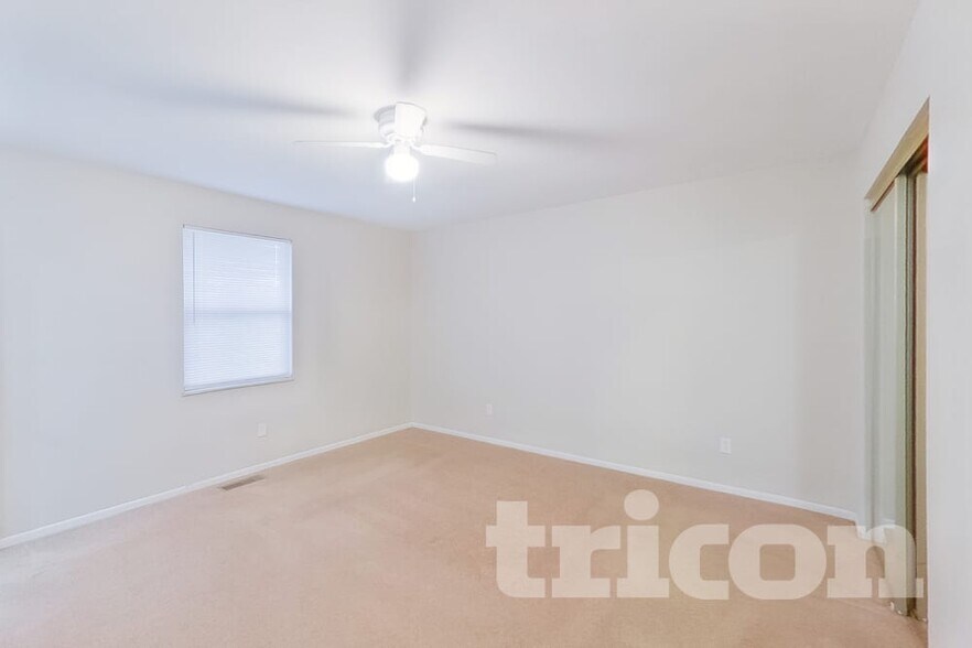 Building Photo - 1563 Park Ridge Ln