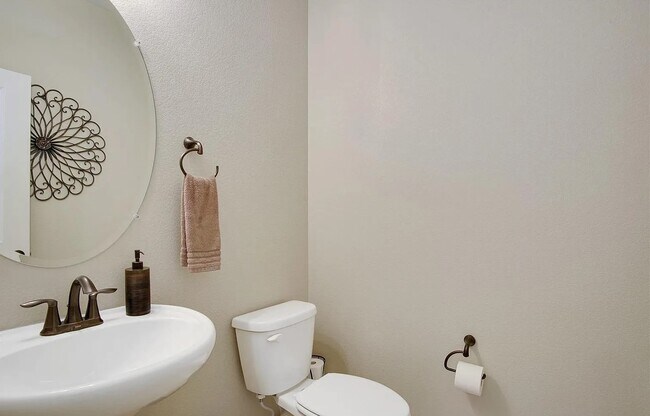 Building Photo - 912 McMurdo Cir