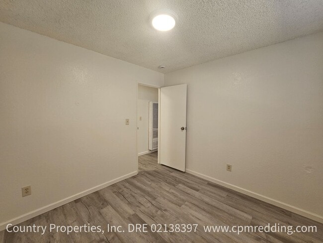 Building Photo - Updated 3-Bedroom House with Large Yard Coming Available April 1!