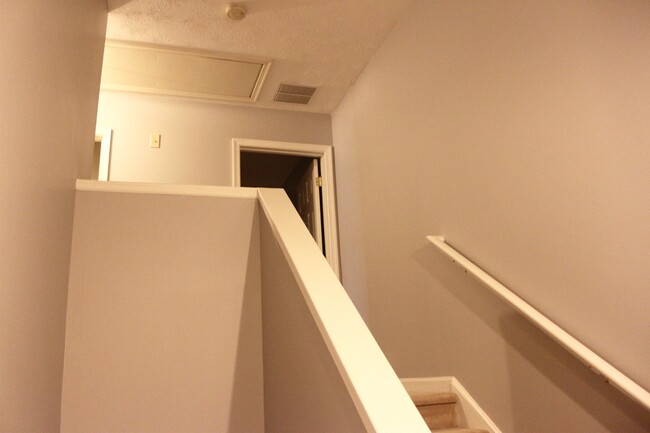 Building Photo - 2453 Mosby Ct