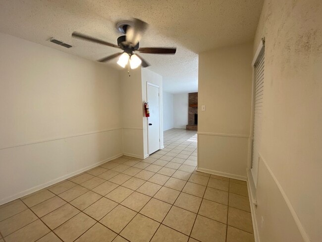 Building Photo - Duplex Homes 3/2/2