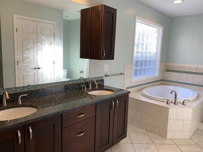 Building Photo - Available Now! 4 Bedroom (with office)-3 Bath- Pets negotiable