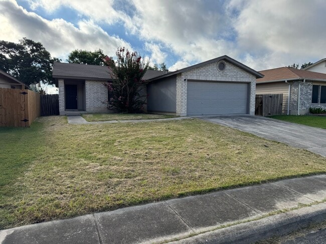 Building Photo - Spacious 3-Bedroom Home Near Randolph AFB ...