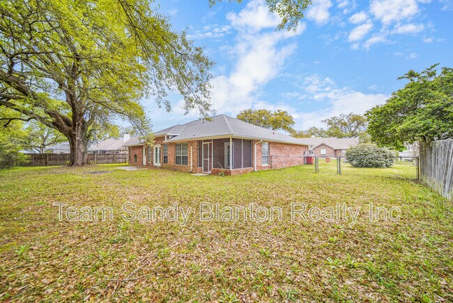 Building Photo - 3313 Country Meadow Ln