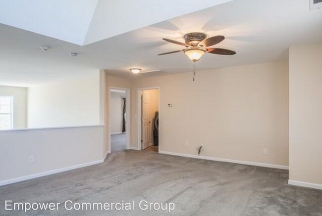 Building Photo - 4 br, 2.5 bath House - 807 Highgrove Drive