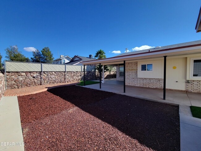 Building Photo - 8695 Pilgrimage Cir