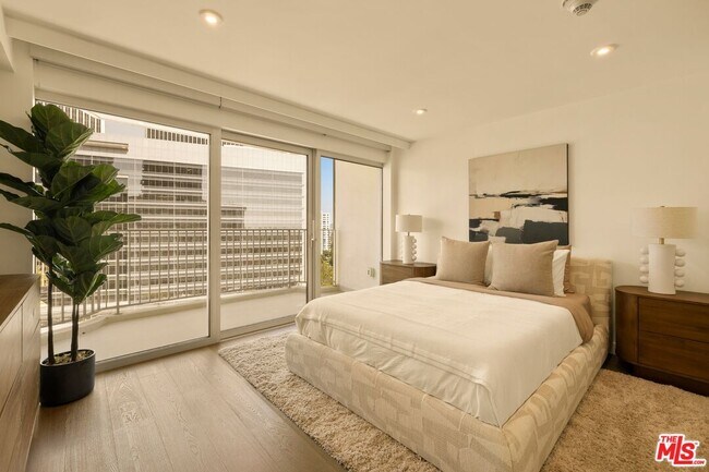 Building Photo - 2025 Ave of the Stars