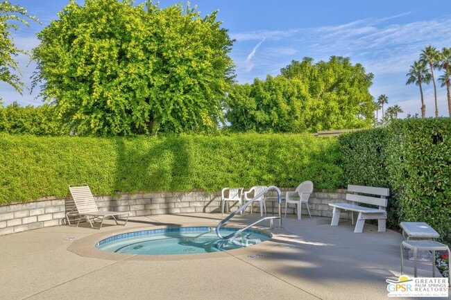 Building Photo - 1183 Tiffany Cir N