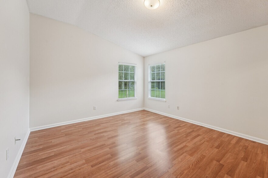 Building Photo - 808 South Edenbridge Way