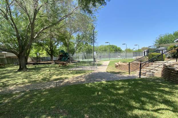 Building Photo - 12811 Hunting Bear