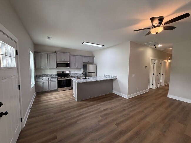 Building Photo - 206 Cates St