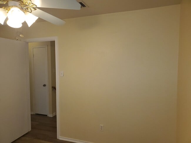 Building Photo - Christopher