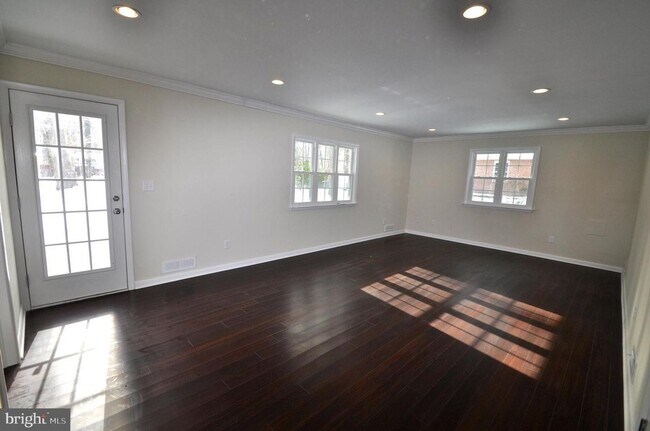 Building Photo - Beautiful Renovated Home in North Wilmington