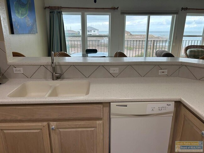 Building Photo - 1342 Harbor Island Dr