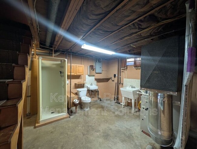 Building Photo - 700 Shenandoah Ave