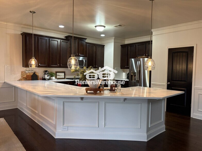 Building Photo - 4581 River Hill Cir