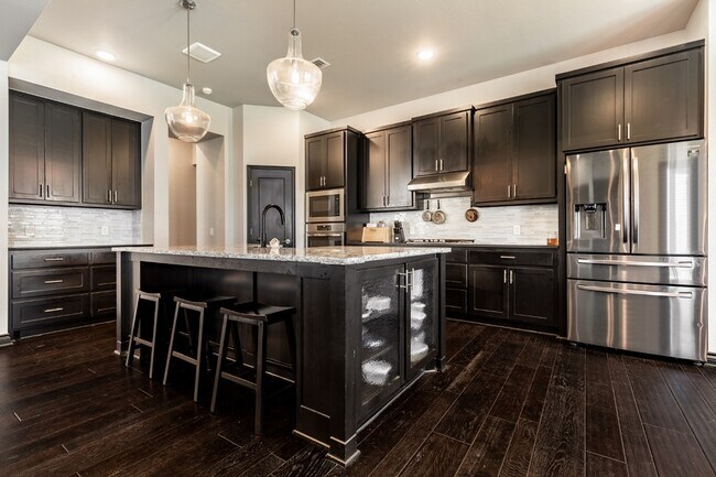 Building Photo - 210 Sonora Ln