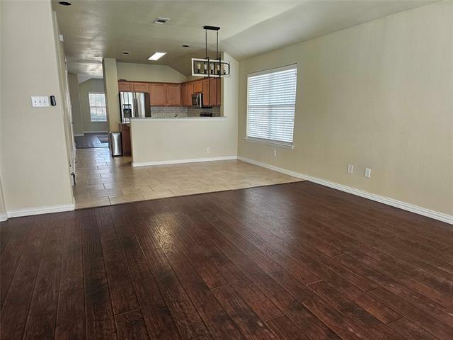 Building Photo - 520 Creekside Dr