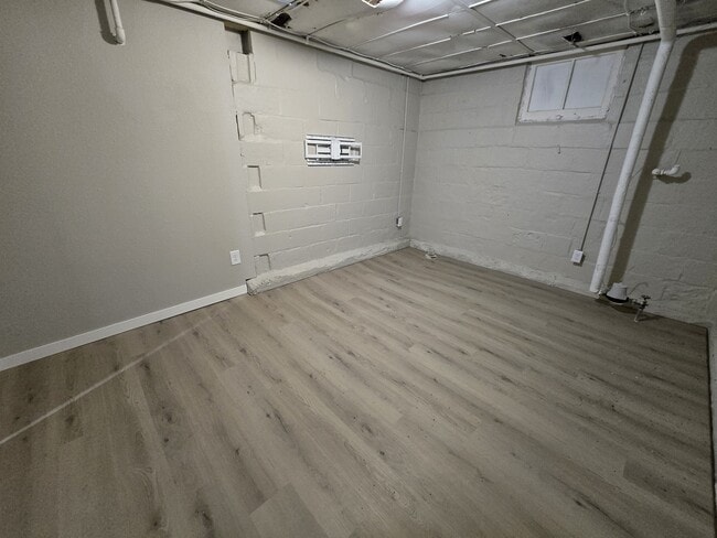 Building Photo - 518 Kern St