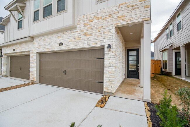 Building Photo - 5410 Holly Hvn Ct