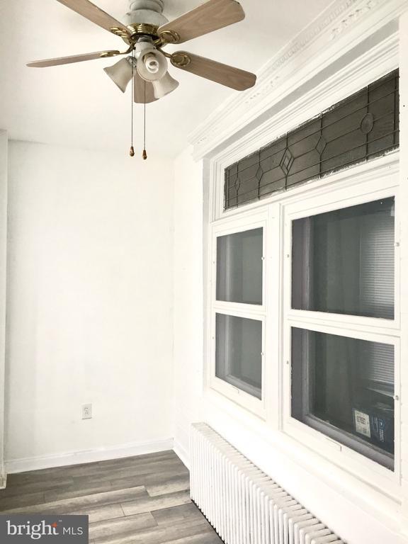 Building Photo - 125 N Ruby St