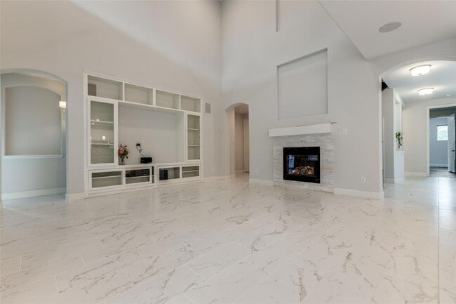 Building Photo - 13445 Loyla Ct