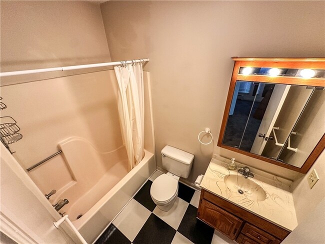 Building Photo - 113 Comfort St