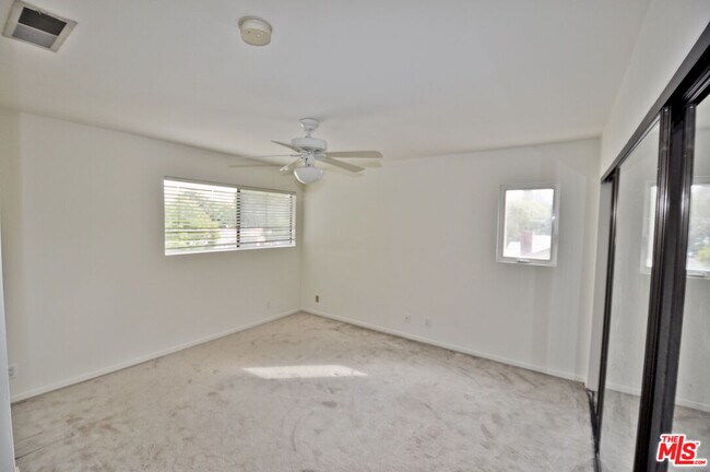 Building Photo - 4063 La Salle Ave