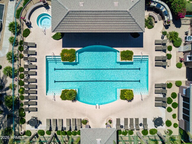 Building Photo - 15221 N Clubgate Dr