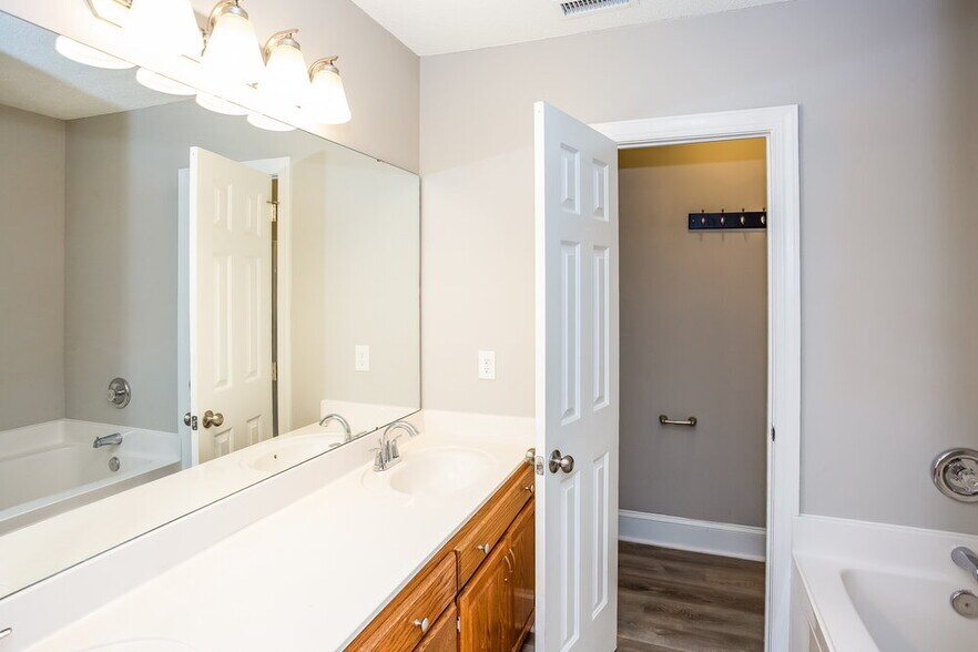 Building Photo - 6009 Burnt Mill Run