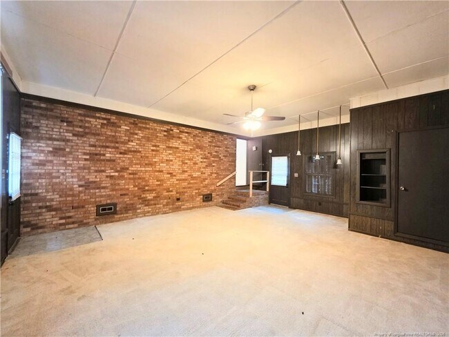 Building Photo - 5340 Docia Cir