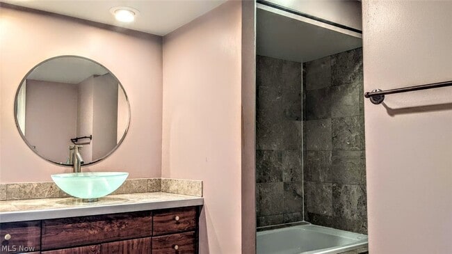 Building Photo - 25 Trenton Square