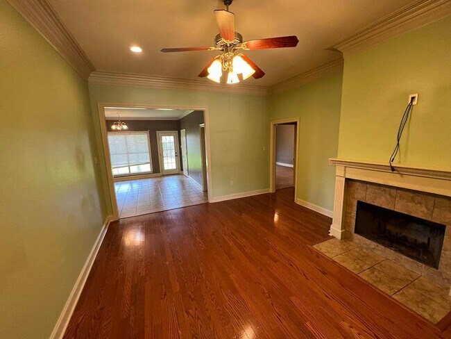 Building Photo - 3995 Water Oak Dr