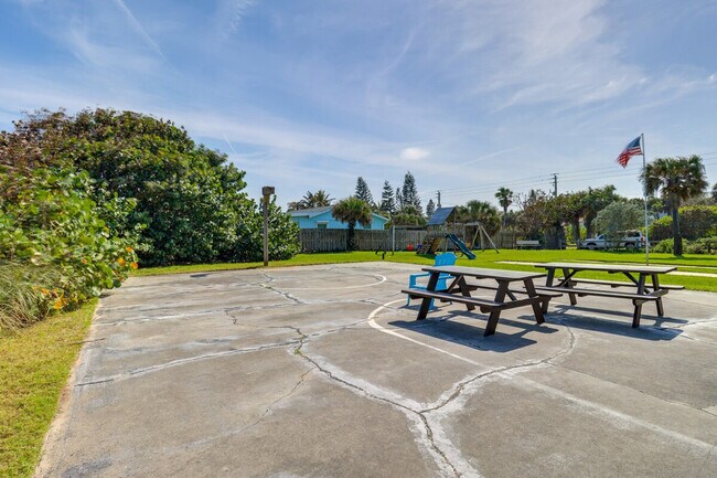 Building Photo - 113 Margarita Rd