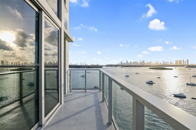 Building Photo - 1500 Bay Rd