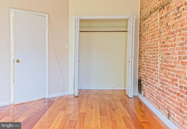Building Photo - 1735 Park Ave