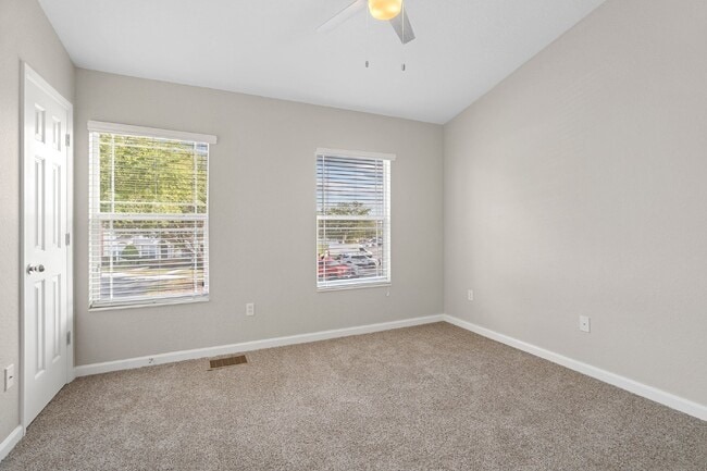 Building Photo - **NEWLY REMODELED ** MAINTENANCE FREE TOWN...