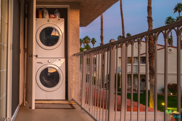 Washer & Dryer units - 505 S Farrell Dr