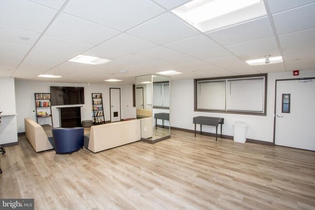 Building Photo - 2101 Chestnut St