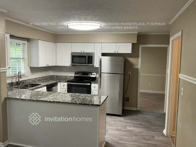 Building Photo - 4122 Deerbrook Way SW