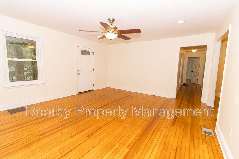 Building Photo - 1123 John Ross Rd