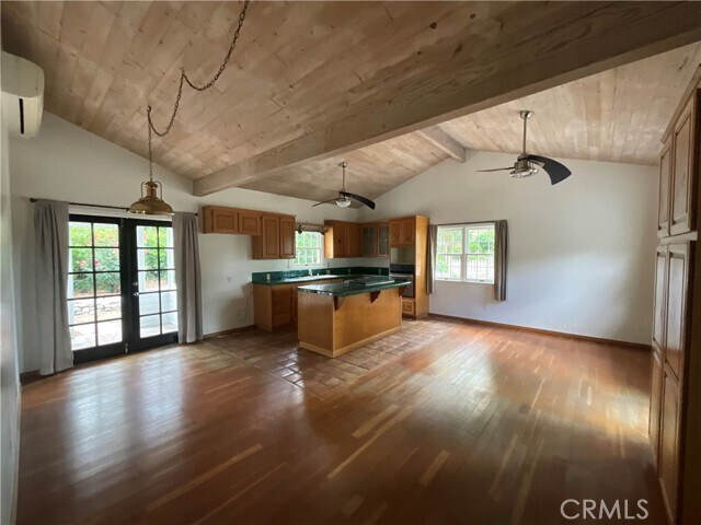 Building Photo - 2029 Las Palomas Dr