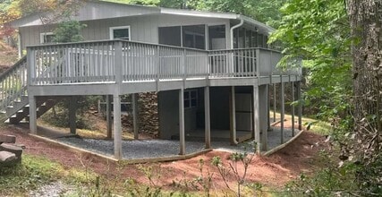 Building Photo - 3473 McKenzie Dr