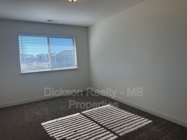 Building Photo - 1265 Handelin Rd