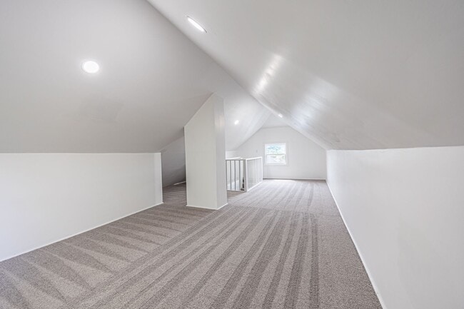 Building Photo - Newly Renovated 5 Bd/2 Bath Home in New Kensington